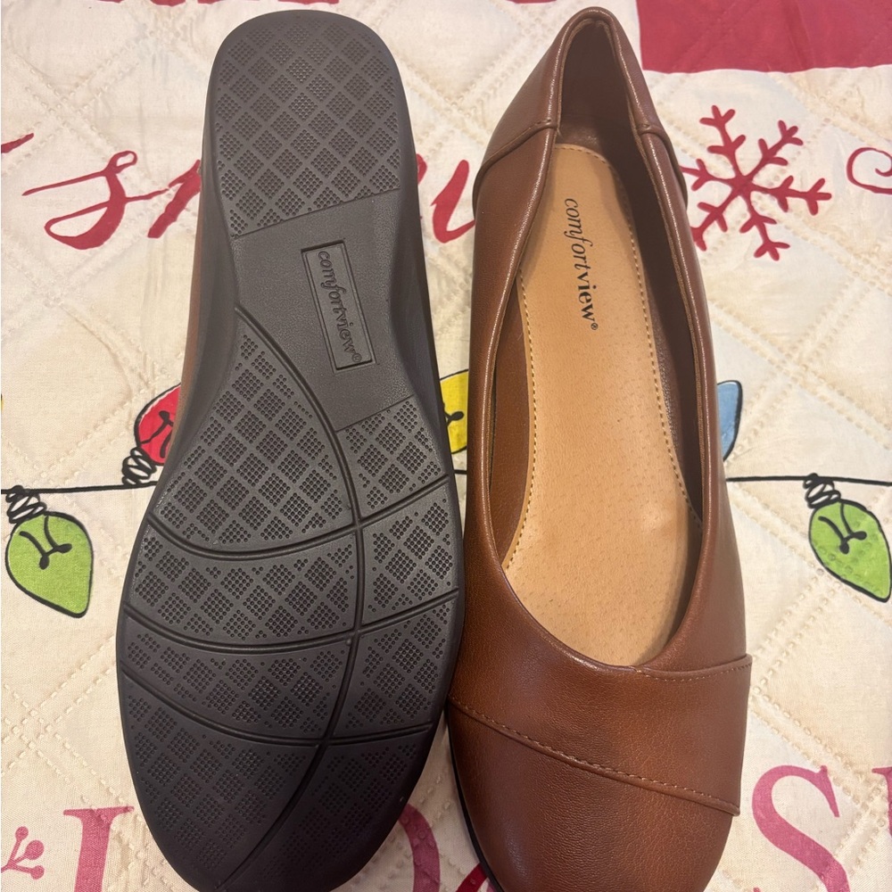 Comfortview Women's Tan Loafers - Picture 3 of 7